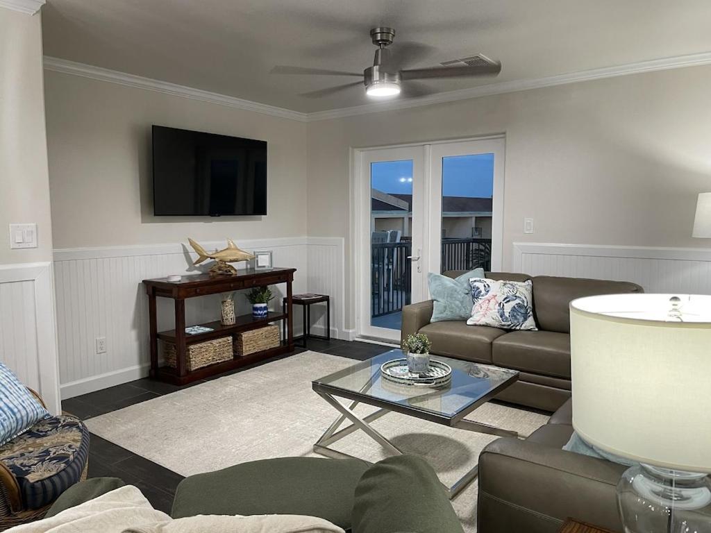 The Maravilla, Wonderful Pool/beach View, Newly Renovated, 3 Pools Corner * Galveston